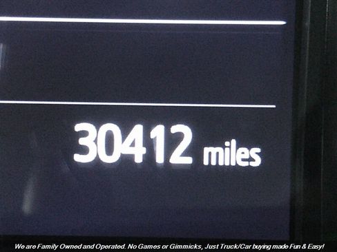 Used 2020 Toyota C-HR XLE image 12