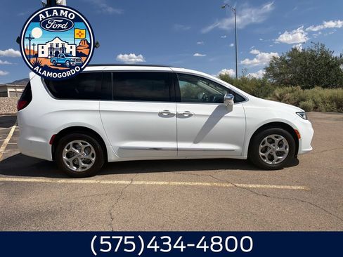 Used 2021 Chrysler Pacifica Limited w/ Premium & Safety Sphere Group AWD/4WD image 6