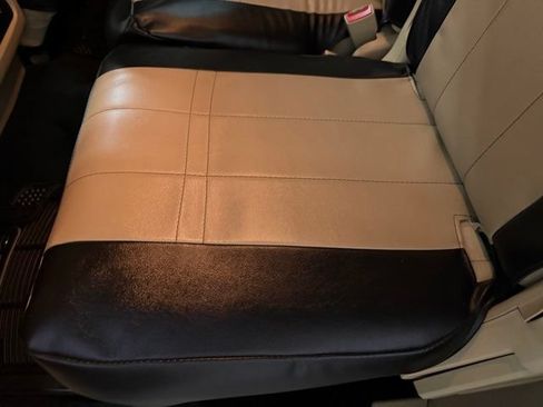 Used 2016 Ford Expedition XLT AWD/4WD image 18