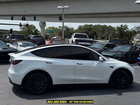 Used 2022 Tesla Model Y Performance AWD/4WD image 8