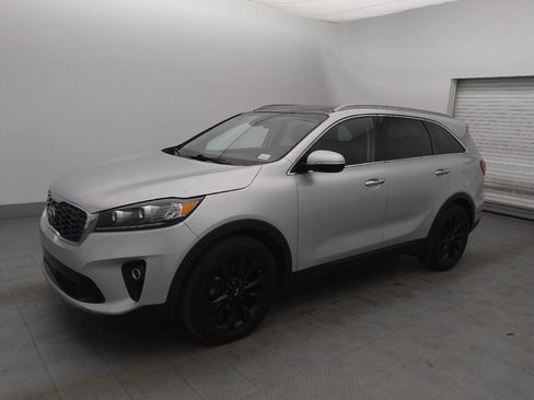 Used 2020 Kia Sorento EX image 2