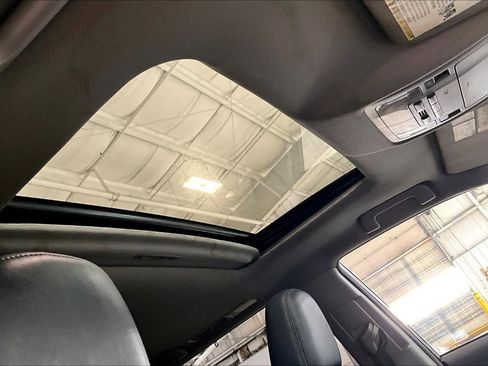 Used 2014 Toyota Highlander XLE image 14