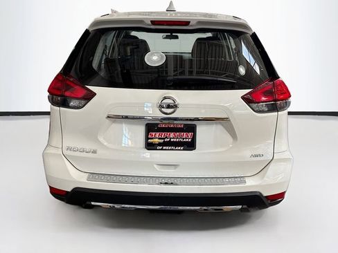 Used 2017 Nissan Rogue S AWD/4WD image 7