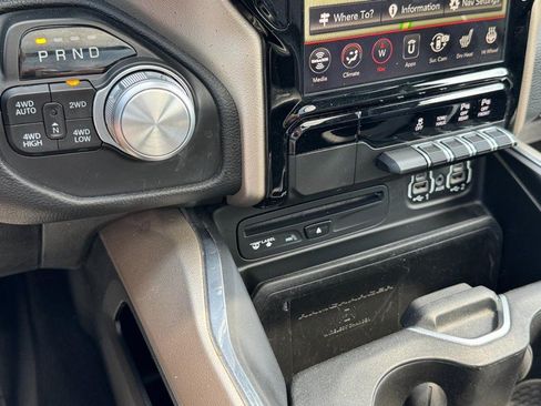 Used 2019 RAM 1500 Laramie AWD/4WD image 22