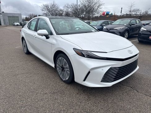 New 2026 Toyota Camry XLE AWD/4WD image 9