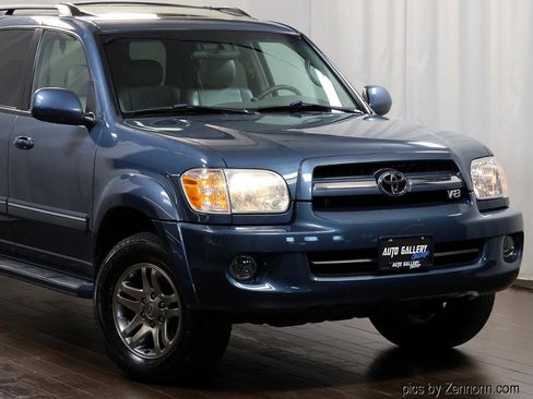 Used 2006 Toyota Sequoia SR5 w/ Preferred Pkg w/ Heated Seats AWD/4WD image 2