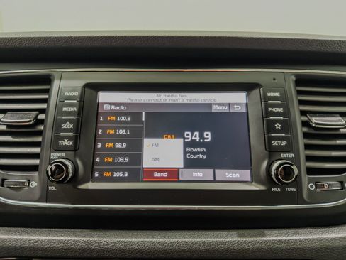Used 2019 Kia Sedona LX FWD image 33