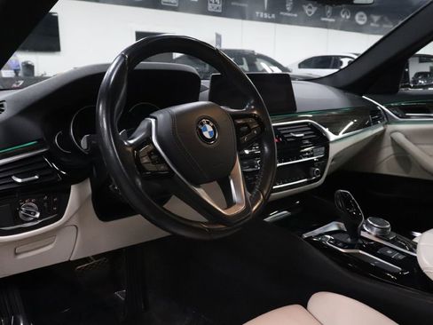 Used 2019 BMW 530i w/ Convenience Package image 10
