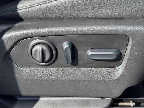 Used 2022 Chevrolet Silverado 2500 LTZ w/ LTZ Convenience Package image 26