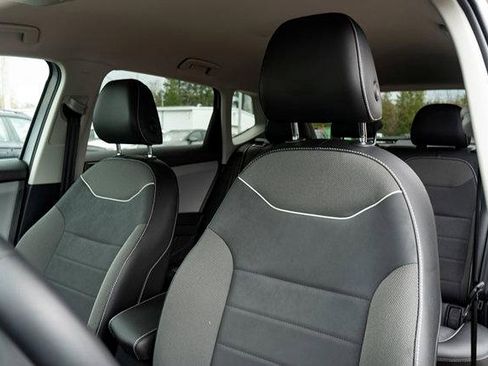 Certified 2023 Volkswagen Taos SE AWD/4WD image 9