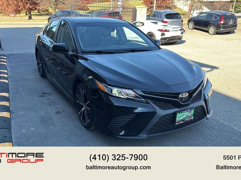 Used 2018 Toyota Camry SE image 3
