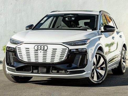 New 2025 Audi SQ6 e-tron Prestige image 1