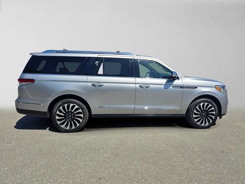 Used 2024 Lincoln Navigator L Black Label AWD/4WD image 2