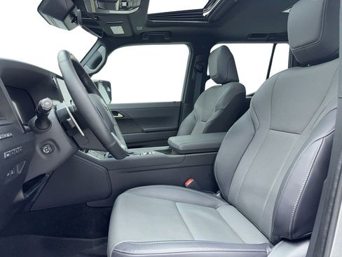 Used 2025 Lexus GX 550 w/ Accessory Package (Z1) image 41