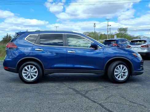 Used 2019 Nissan Rogue SV AWD/4WD image 2