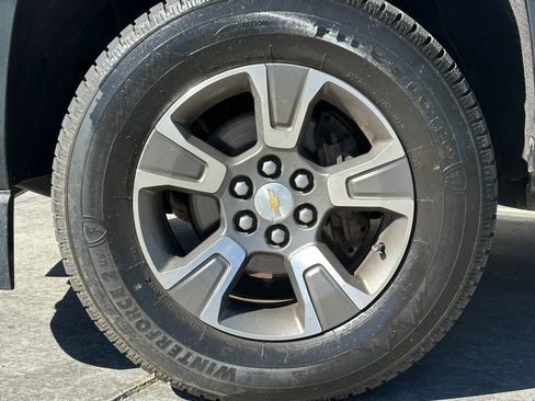 Used 2017 Chevrolet Colorado Z71 AWD/4WD image 22