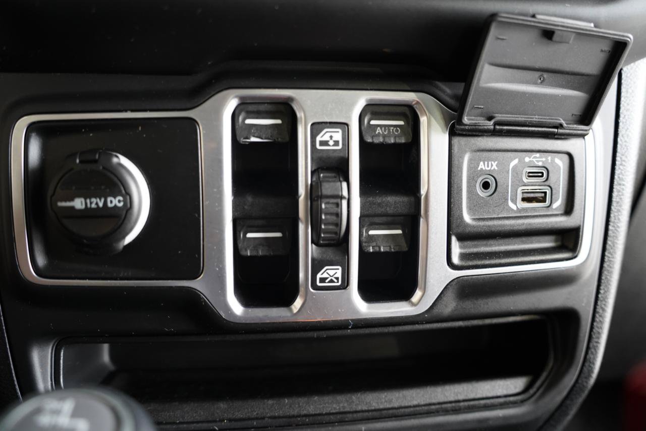 Used 2018 Jeep Wrangler Unlimited Sport S AWD/4WD image 23