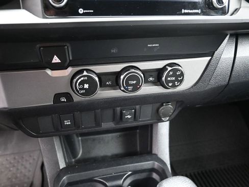 Used 2022 Toyota Tacoma SR w/ SR Convenience Package RWD image 15