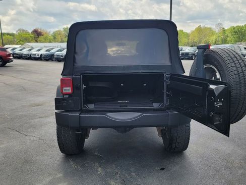 Used 2017 Jeep Wrangler Unlimited Sport w/ Quick Order Package 24S AWD/4WD image 11