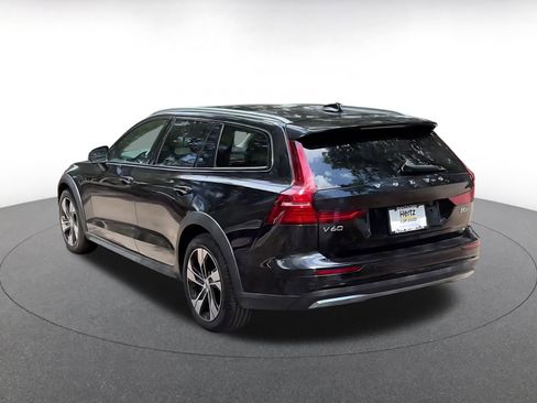 Used 2025 Volvo V60 B5 Cross Country Plus AWD/4WD image 11