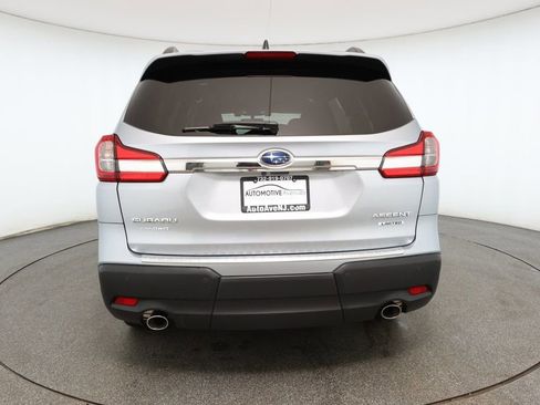 Used 2022 Subaru Ascent Limited w/ Technology Package image 5