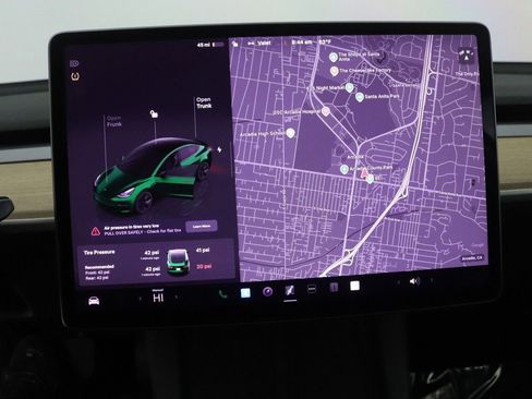 Used 2022 Tesla Model 3 Standard Range image 11