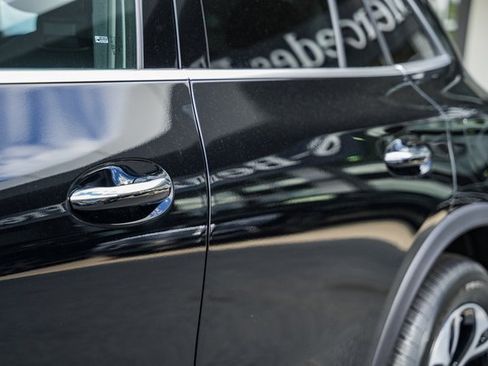 New 2025 Mercedes-Benz GLC 350e 4MATIC image 17