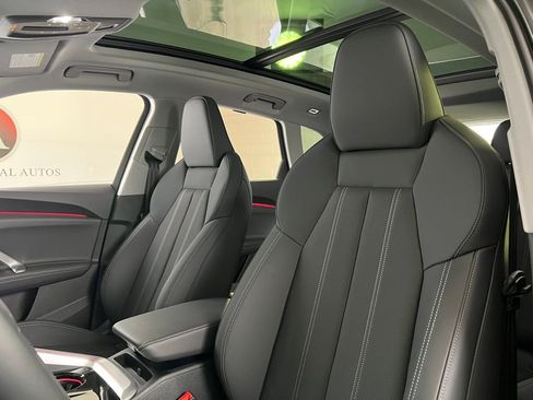 New 2025 Audi Q5 Prestige image 12