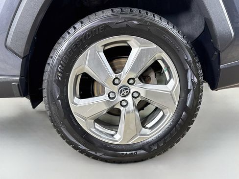 Used 2021 Toyota RAV4 XLE Premium AWD/4WD image 36