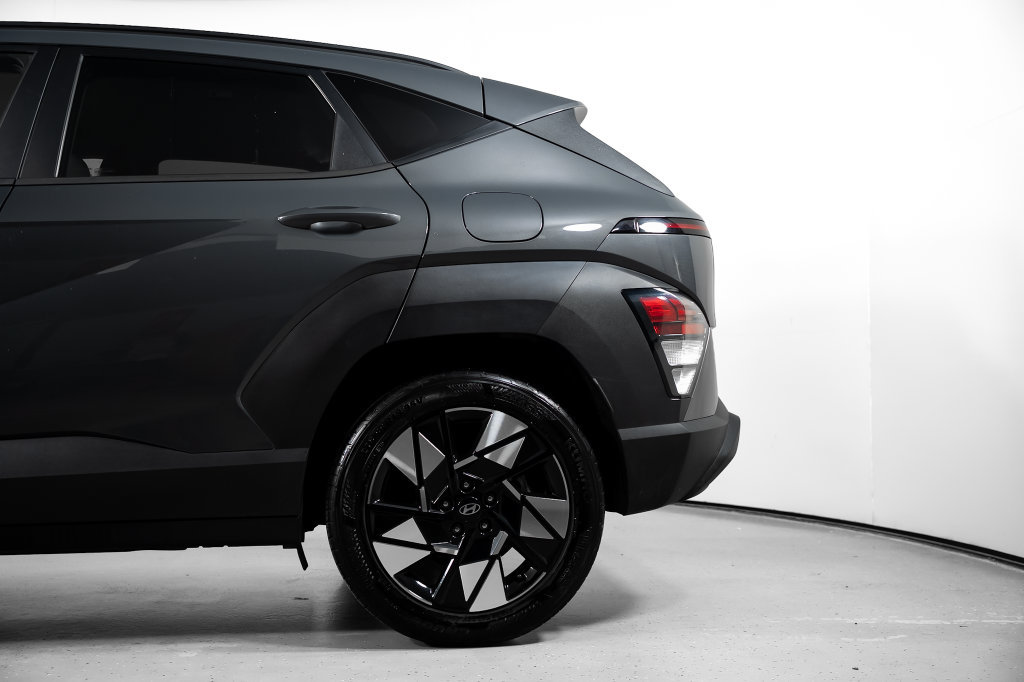 Certified 2025 Hyundai Kona SEL FWD image 15