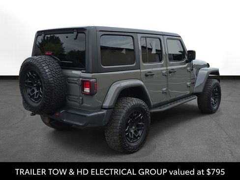Used 2020 Jeep Wrangler Unlimited Sahara AWD/4WD image 6