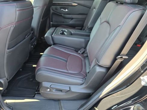 Certified 2025 Honda Pilot Black Edition image 11