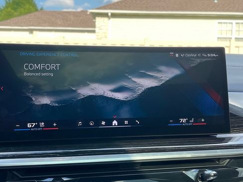 Used 2025 BMW X7 M60i AWD/4WD image 46