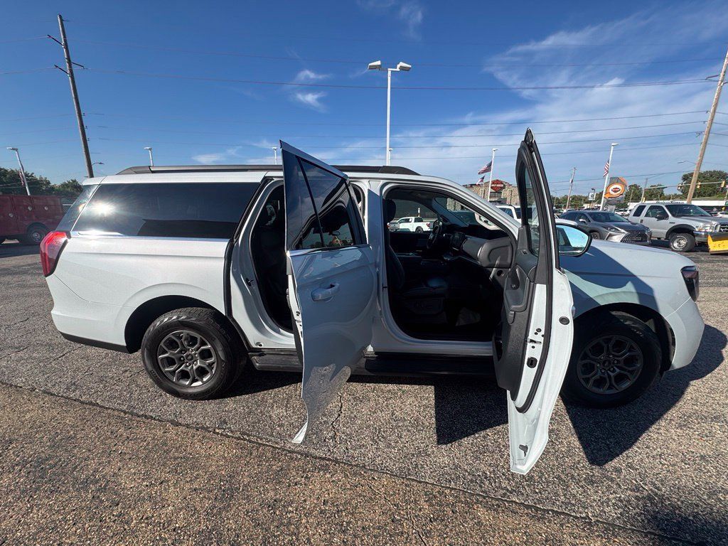 Used 2026 Ford Expedition Max Active AWD/4WD image 8