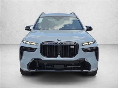 Used 2027 BMW X7 M60i AWD/4WD image 5