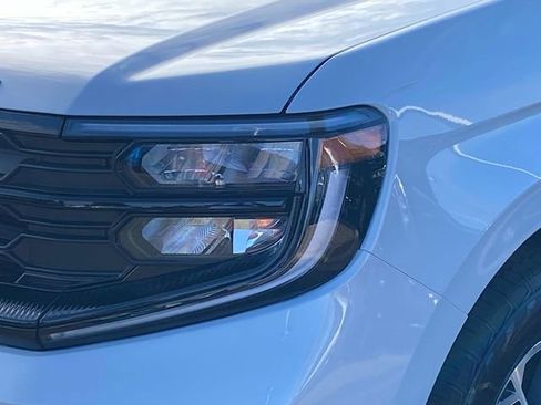 New 2025 Ford Expedition Active image 4