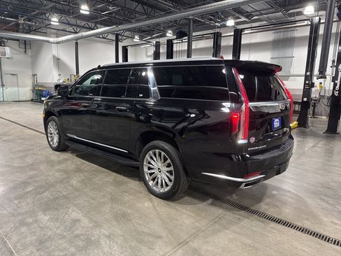 Used 2021 Cadillac Escalade ESV Premium Luxury image 5