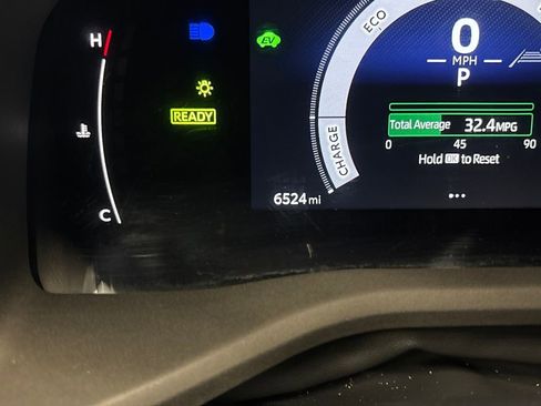 Used 2025 Toyota Camry LE image 19