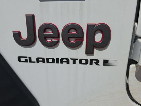 Used 2023 Jeep Gladiator Rubicon w/ Cold Weather Group AWD/4WD image 19