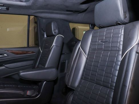 Used 2022 Cadillac Escalade ESV Sport Platinum w/ LPO, ONYX Package image 20