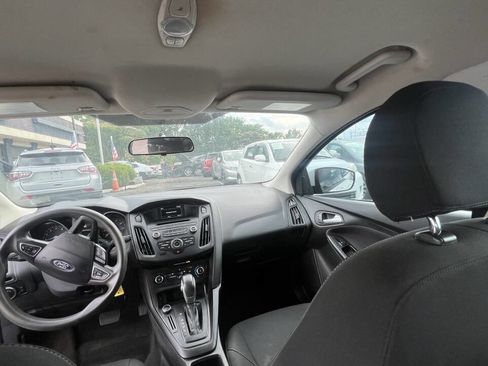 Used 2017 Ford Focus SE image 16