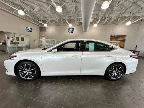 Used 2024 Lexus ES 350 w/ Premium Package FWD image 23