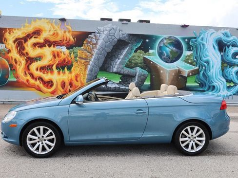 Used 2008 Volkswagen Eos 2.0T FWD image 3