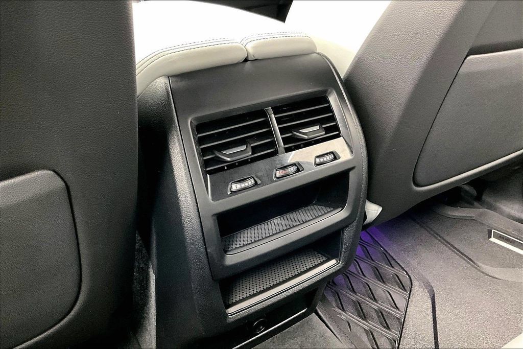 Used 2023 BMW X5 xDrive40i AWD/4WD image 33