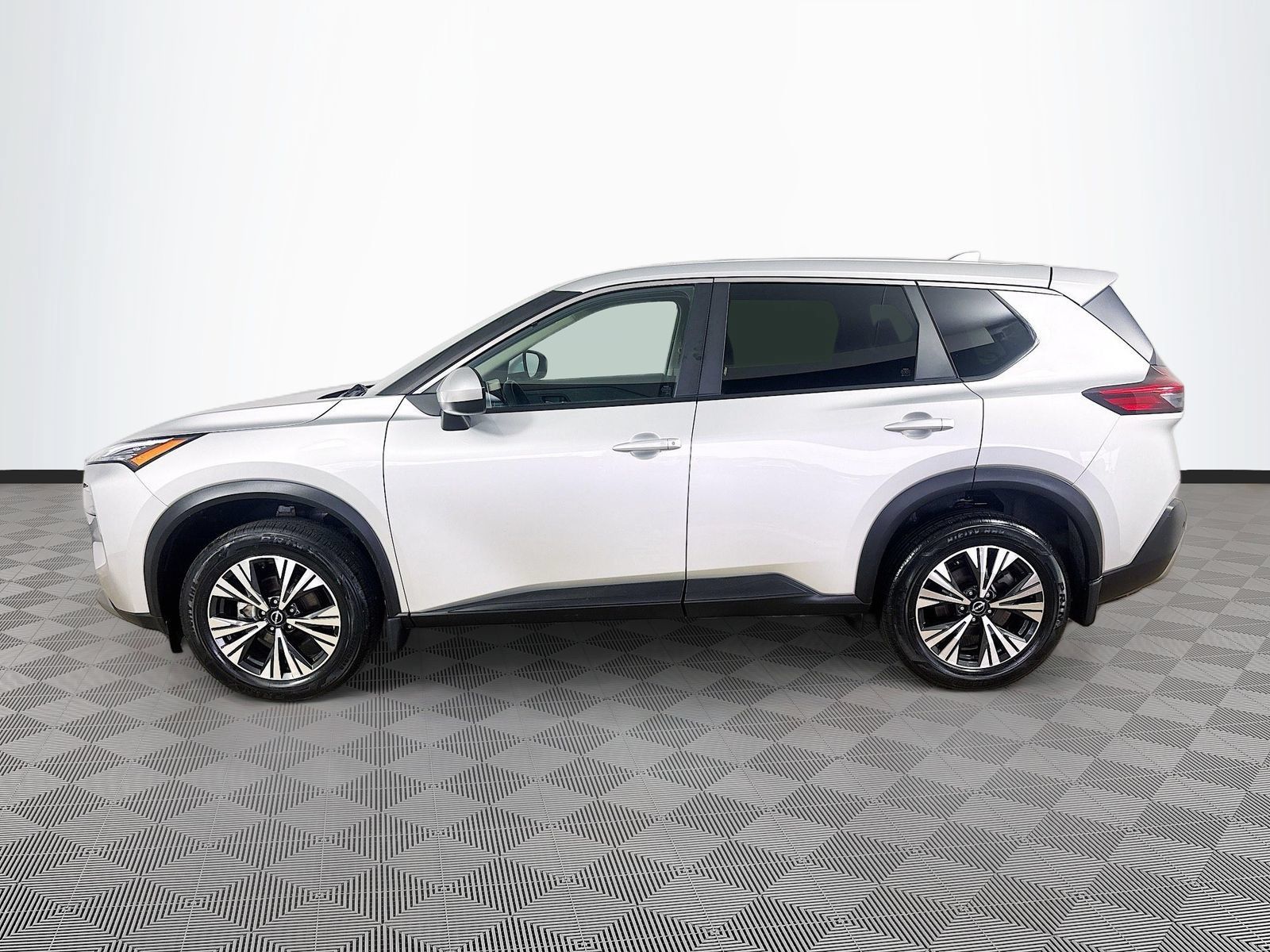 Used 2023 Nissan Rogue SV AWD/4WD image 4