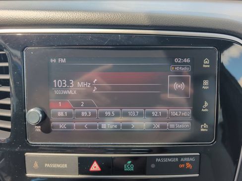 Used 2019 Mitsubishi Outlander SEL AWD/4WD image 13
