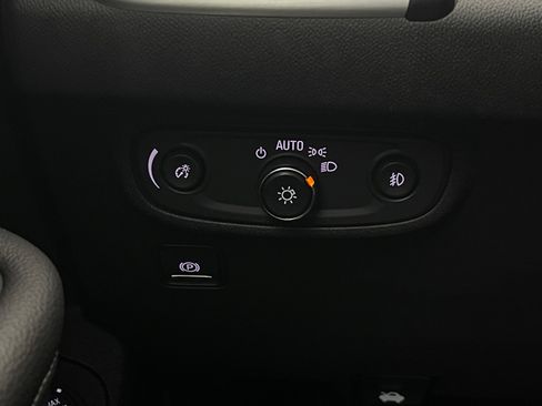 Used 2022 GMC Terrain SLT w/ Infotainment Package II AWD/4WD image 23