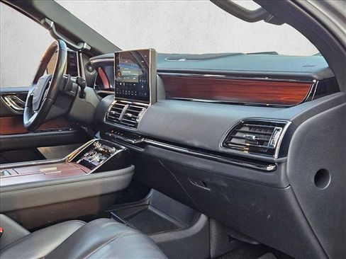 Used 2023 Lincoln Navigator L Reserve AWD/4WD image 16