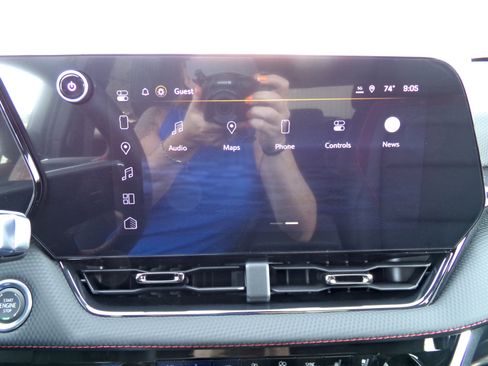 New 2026 Chevrolet Equinox RS w/ Convenience Package III FWD image 8