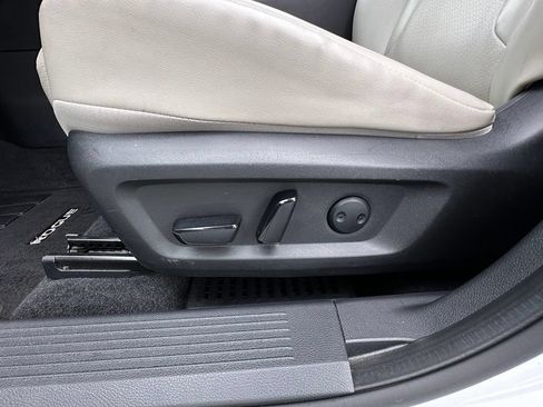 Used 2022 Nissan Rogue SV w/ SV Premium Package AWD/4WD image 21